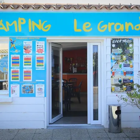Kemp Mobil-home Avec Terrasse - 4 Personnes, 2 A - Api-1-52-1481 La Faute-sur-Mer